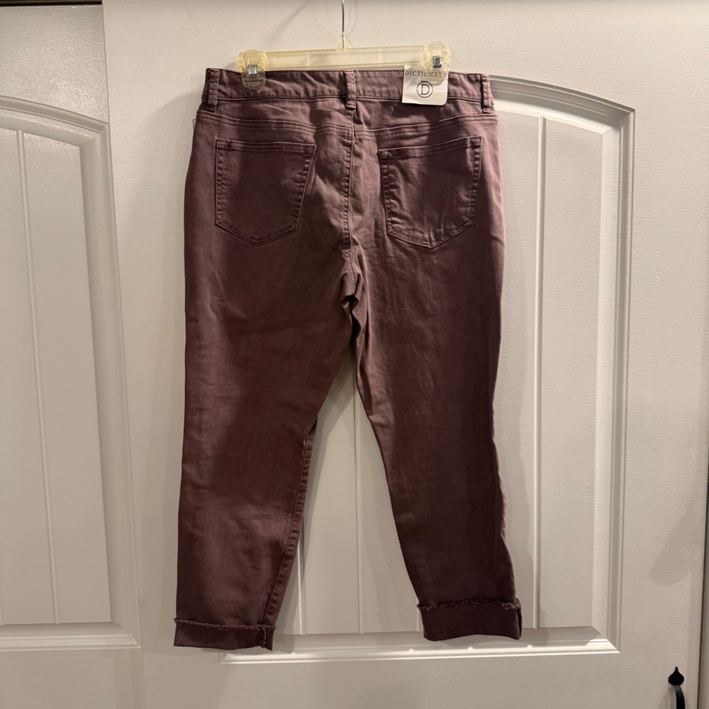 Chic Mauve Capris for Women - Picture 4 of 5